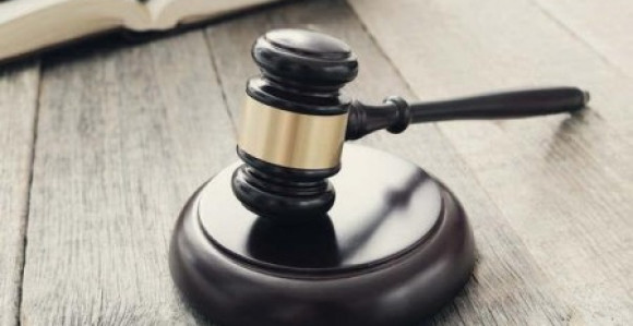 Nezaposleni 41-godišnjak tužio roditelje jer želi da ga doživotno izdržavaju!