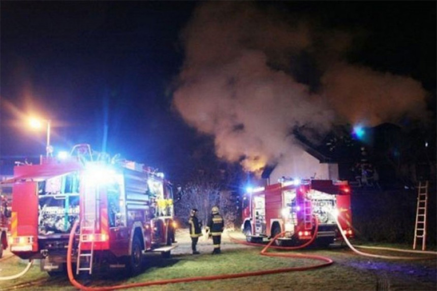 Bijeljina: Izgorjela dva stana, četiri sata gasili požar