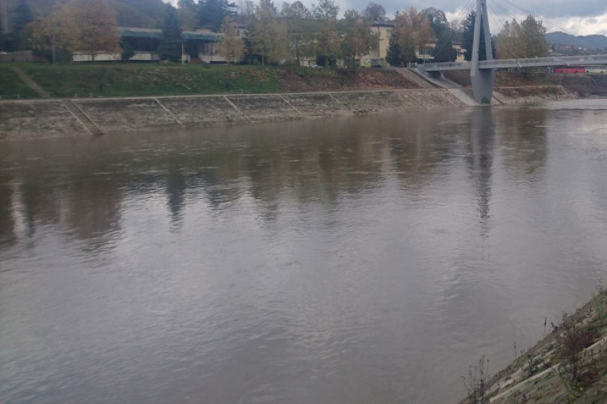 Drama u Zenici: Dijete upalo u rijeku Bosnu