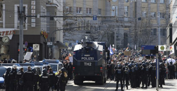 Policija izašla na ulice - sukobi u Njemačkoj zbog mjera