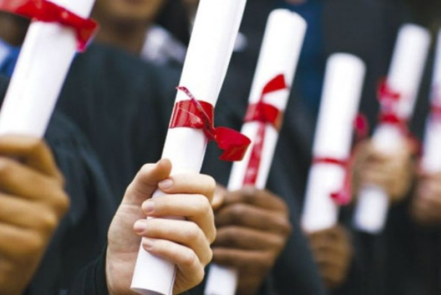 Srbija: Fakultet poništio diplome medicinskim sestrama