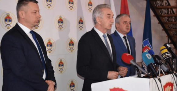 Vlast nije sposobna da se nosi sa pandemijom