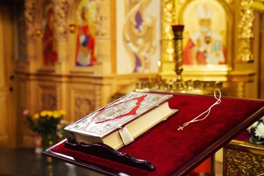 Огласио се и Синод СПЦ : Неприхватљив овај закон