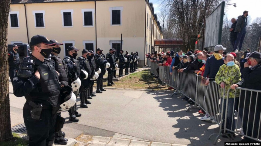 Полиција осигурава сједницу Скупштине Црне Горе