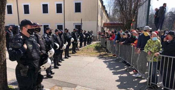Policija osigurava sjednicu Skupštine Crne Gore