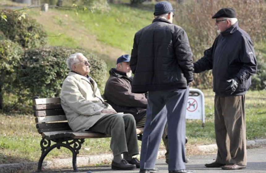 U svakoj petoj opštini penzioneri brojniji od radnika