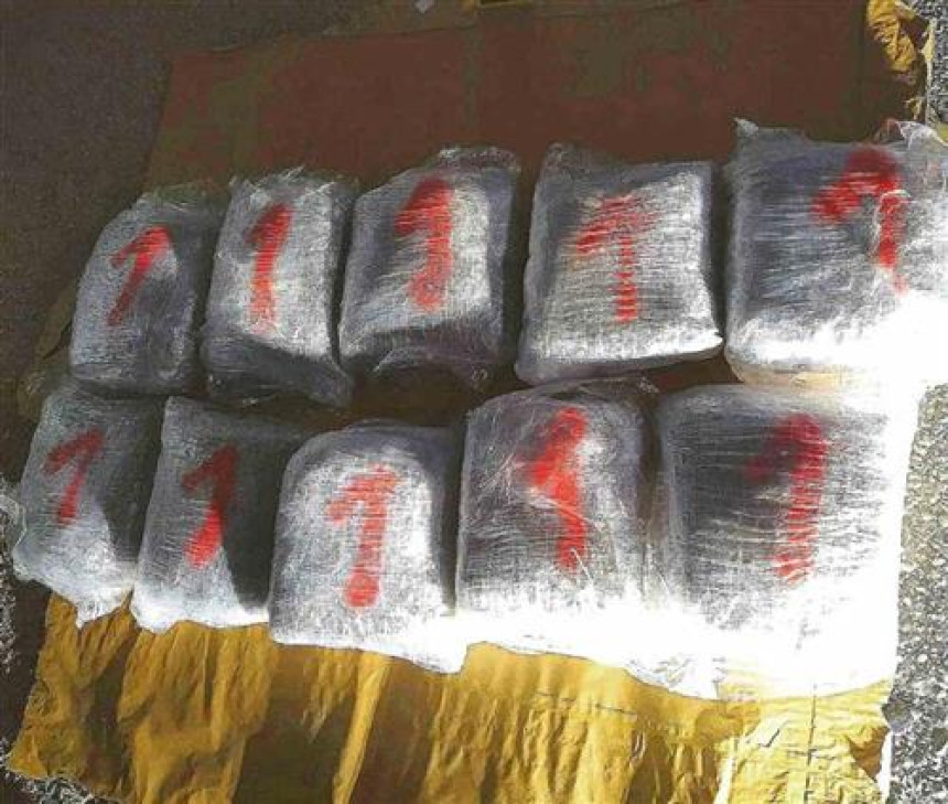 Uhapšene dvije osobe, oduzeto 12 kg opojne droge