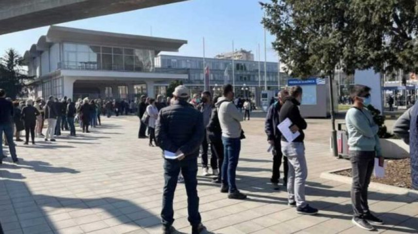 Srbija: Vakcinišu se građani Hrvatske i drugih država