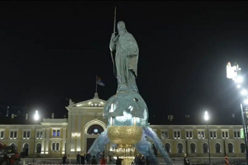 Oskrnavljen spomenik Stefanu Nemanji u Beogradu