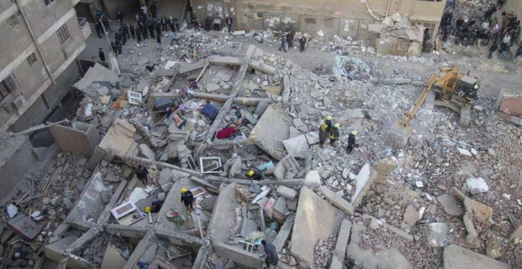 Stambena zgrada se srušila u Kairu, ima mrtvih