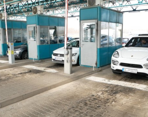 Vakcinisali se u Srbiji, zakasnili na policijski čas