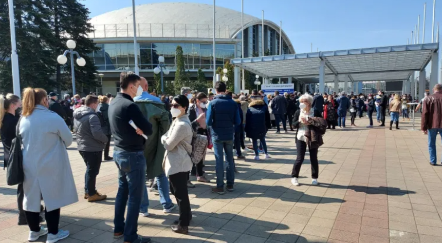 Србија: За викенд вакцинисано 22.000 страних држављана