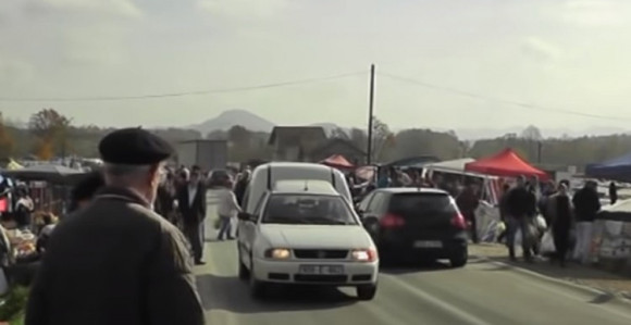 Uprkos mjerama, u Osmacima na pijaci 2.000 ljudi?!