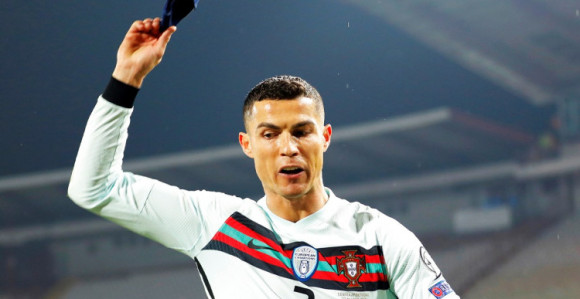 Kapitenska traka Ronalda prodaje se na aukciji