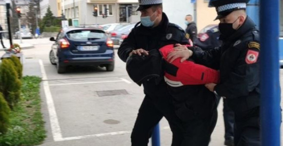 Uhapšeno osam osoba, iznudili stotine hiljada KM