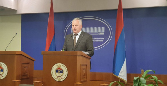 Nude 300.000 KM poslanicima da napuste opoziciju