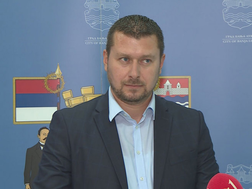Stanivuković smanjuje platu sekretaru skupštine