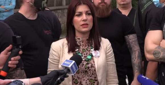 Beograd: Policija upala u stan antivakcinašice