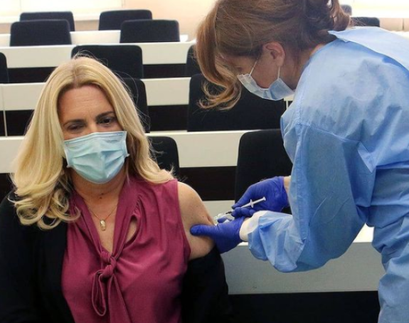 Cvijanovićeva primila vakcinu protiv korone