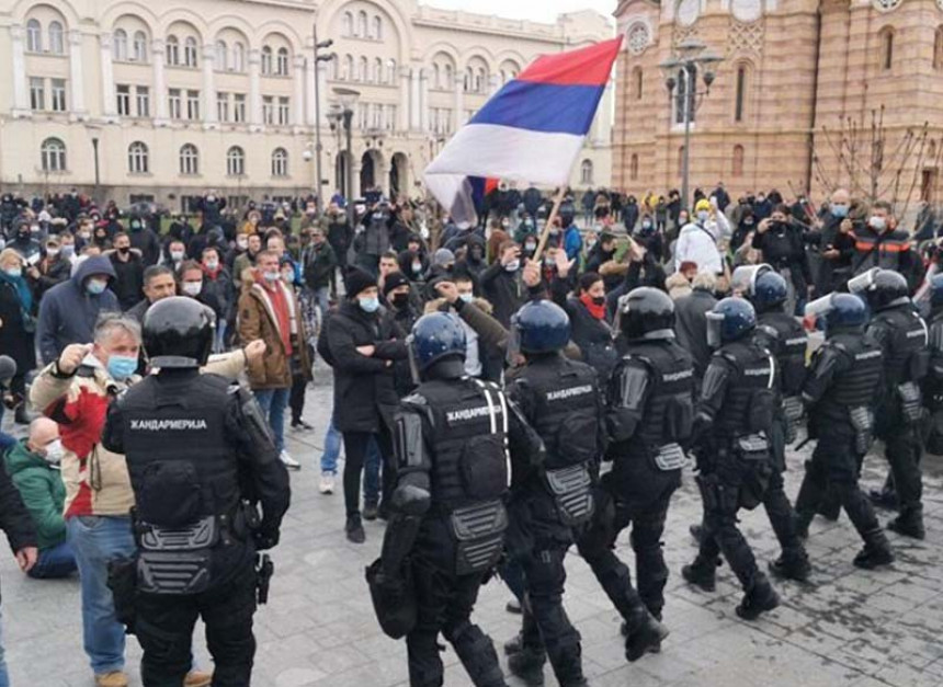 Позив на протесте: Стоп терору Кризног штаба