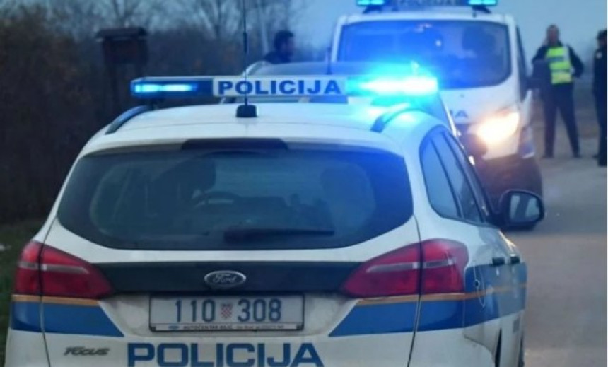 Rasturena žurka sa 300 osoba, flašama gađali policajce