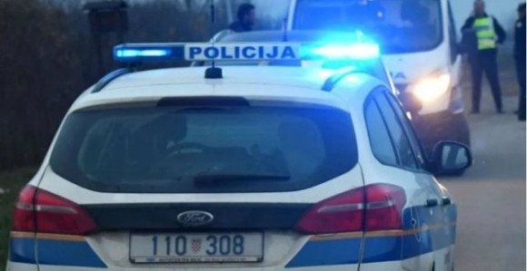 Rasturena žurka sa 300 osoba, flašama gađali policajce