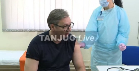 Vučić se vakcinisao protiv korone u Rudnoj Glavi