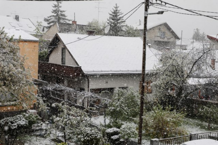 Dalmacija zbog snijega odsječena od Hrvatske
