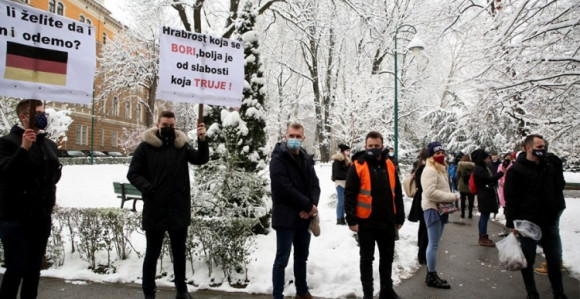 "Gladni smo, pokušavaju nas utješiti krompirom"