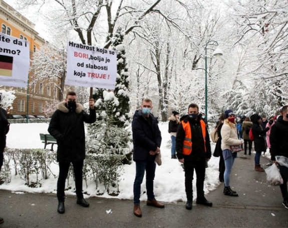 "Gladni smo, pokušavaju nas utješiti krompirom"