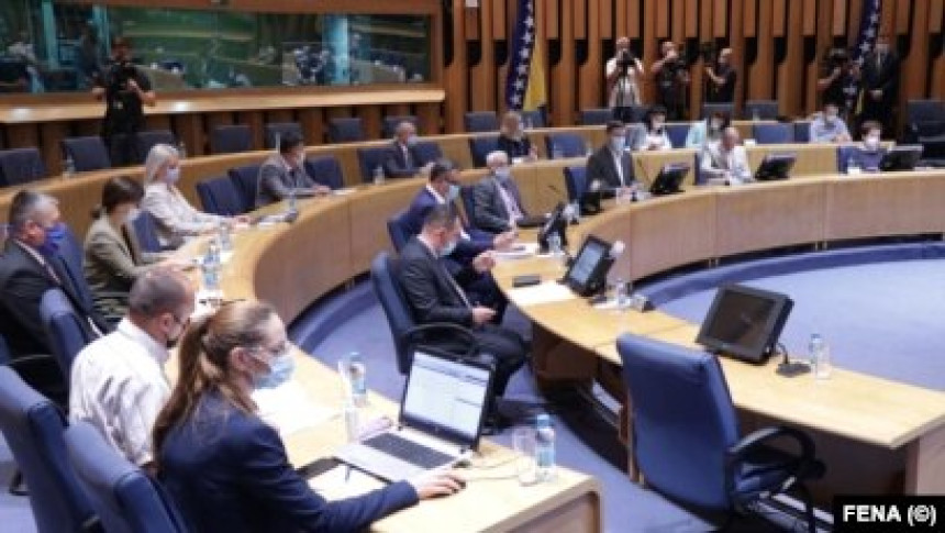 Na dnevnom redu smjena Lučića, a ne i Siniše Ilića