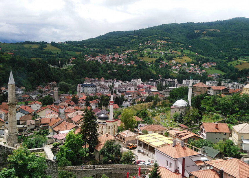 Izbori u Travniku i Foči u FBiH započeli mirno