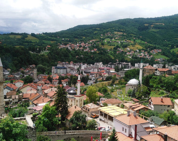 Izbori u Travniku i Foči u FBiH započeli mirno