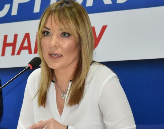 Вјеровати у Додикова обећања, једнако је вјеровати у бајке