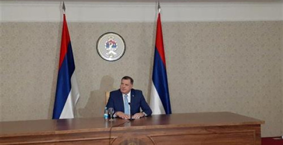 Kao da je sve njegovo: Institucije za njega ne postoje?!