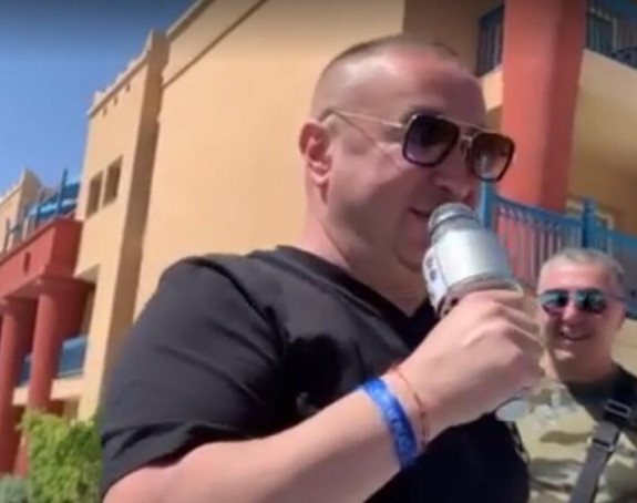 Đani zabavlja narod i na plaži u Egiptu a njegovim šalama se svi smeju!