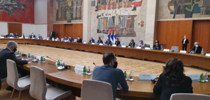 U Srbiji nove mjere: Đaci ponovo u školskim klupama