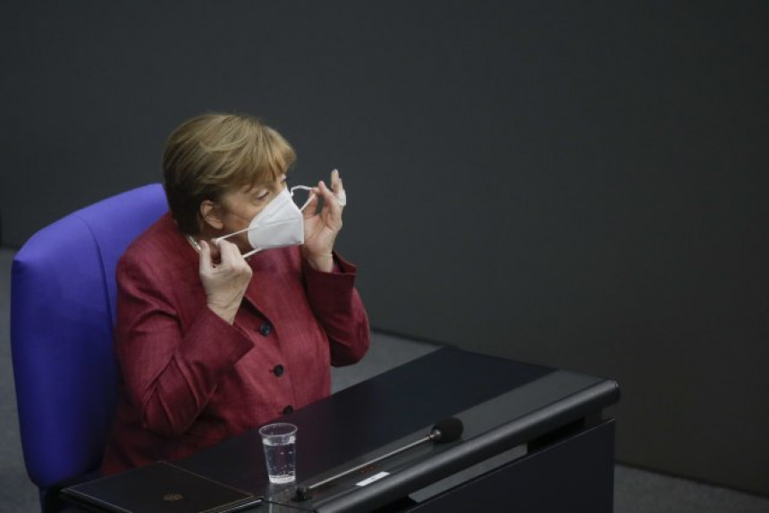 Angela Merkel danas primila prvu dozu vakcine