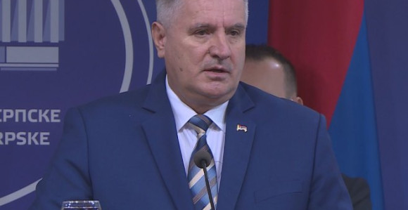 Višković zadužuje građane i kaže da je "ponosan"