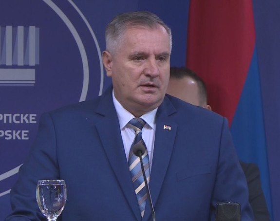 Višković zadužuje građane i kaže da je "ponosan"