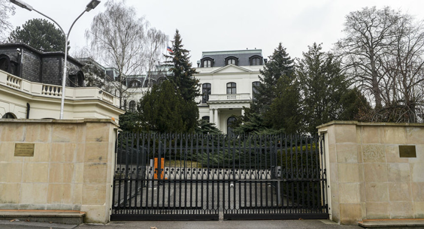 Češka protjeruje službenike ruske ambasade u Pragu