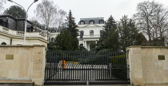 Češka protjeruje službenike ruske ambasade u Pragu