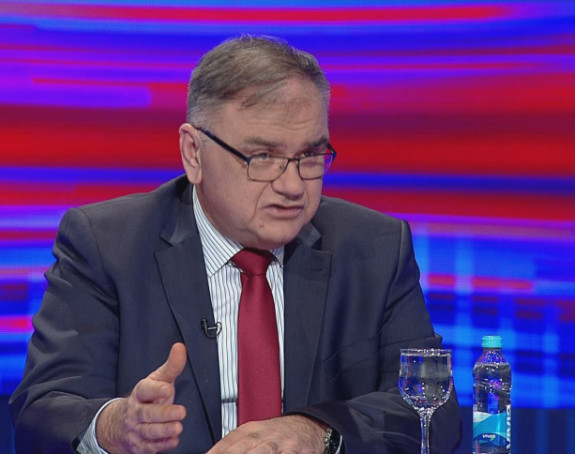 Додик се понаша по принципу: Држи воду док мајстори не оду!