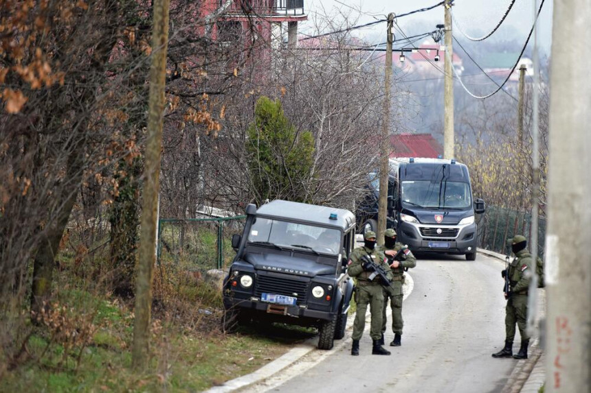 Opkoljena kuća Belivuka, traže ostatke žrtava