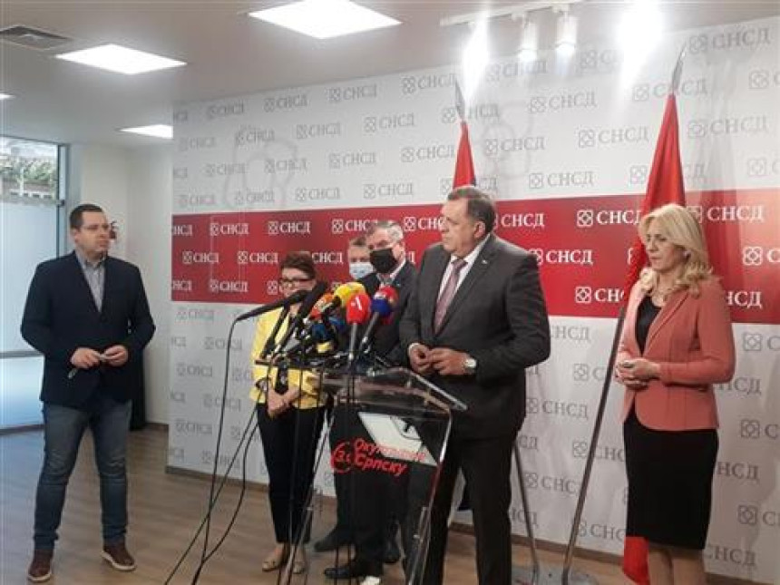 Dodik "DEDA MRAZ": Pomoć za borce i penzionere