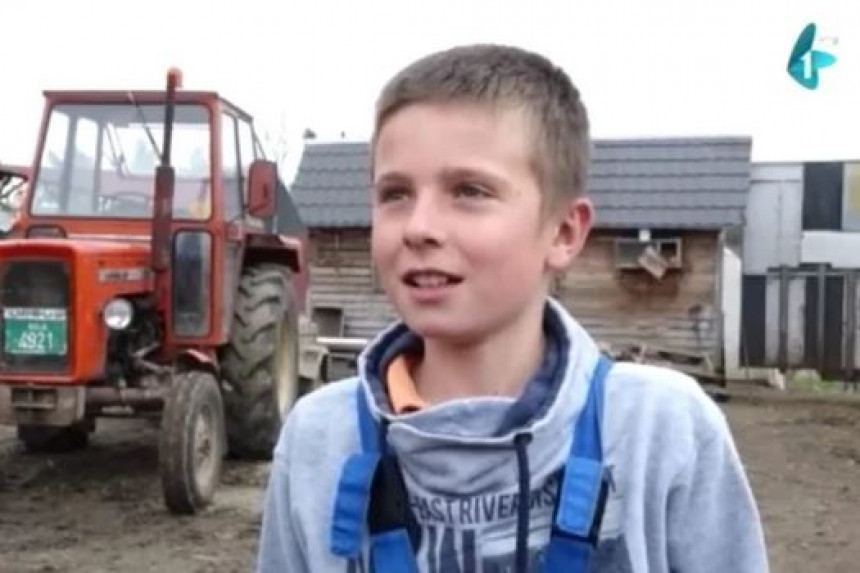 Ima samo 12 godina, a već 4 se bavi poljoprivredom