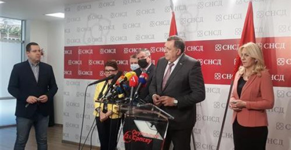 Dodik "DEDA MRAZ": Pomoć za borce i penzionere