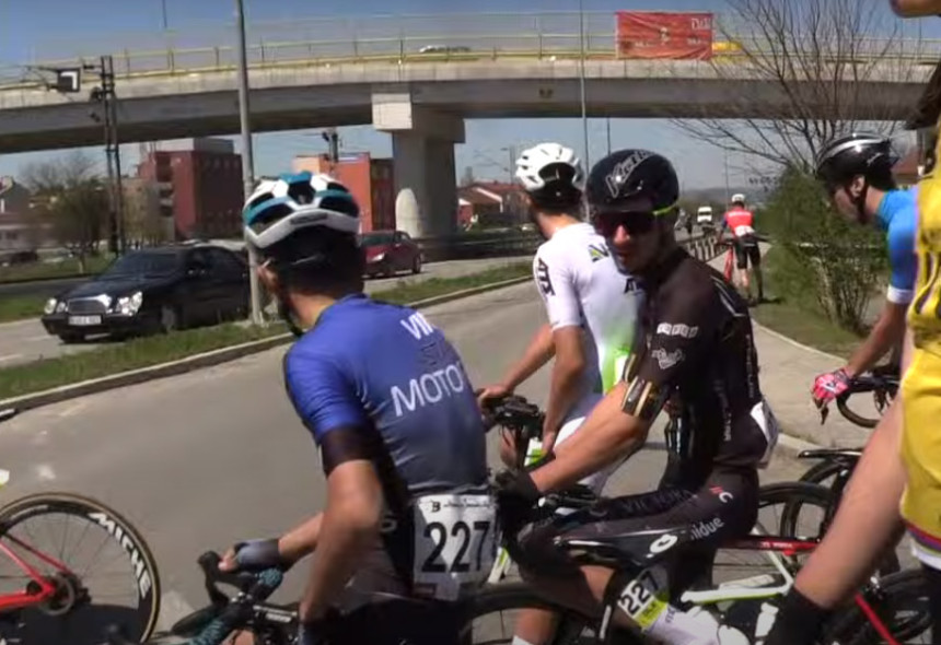 Propusti tokom trke, biciklisti promašili put