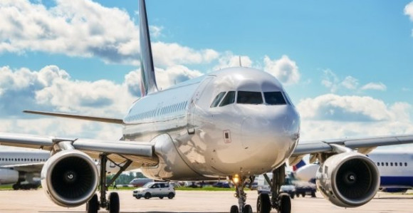 Senatorki nisu dozvolili u avion zbog maske