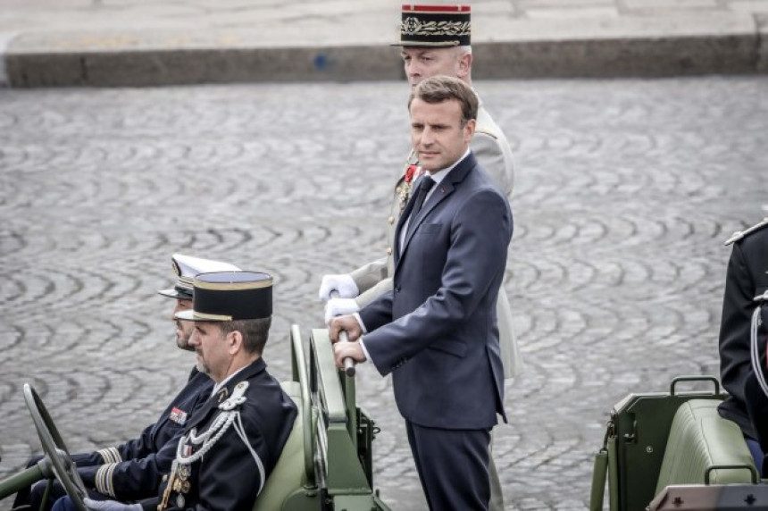 Makronu prijete građanskim ratom, generali spremaju vojni puč?